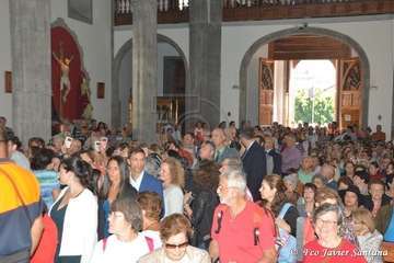 Miles de personas celebran el día de Santa Lucía en Las Tirajanas (Foto Francisco Javier Santana)